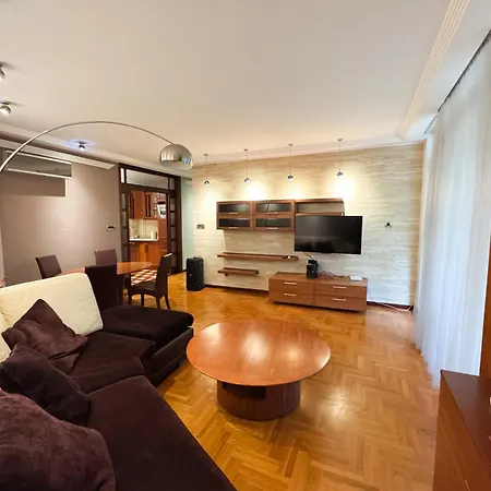 Yacht Arena Lux * Belgrad